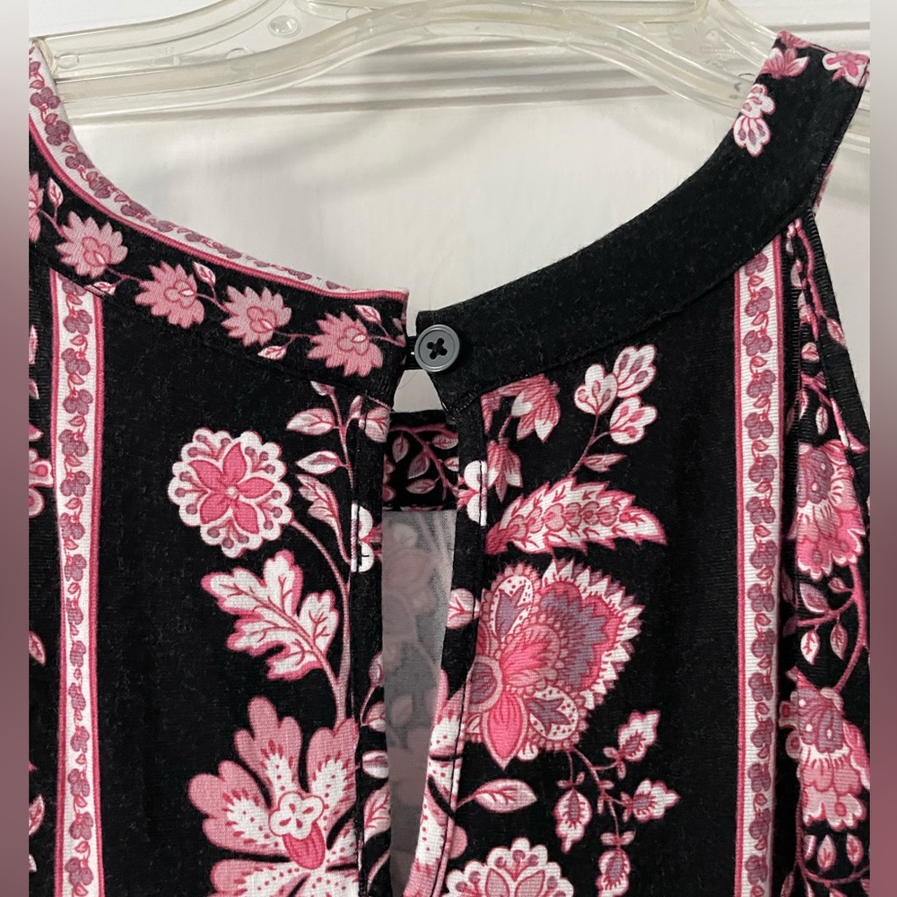 Stylish halter top dress from White House Black Market. - Picture 3 of 5